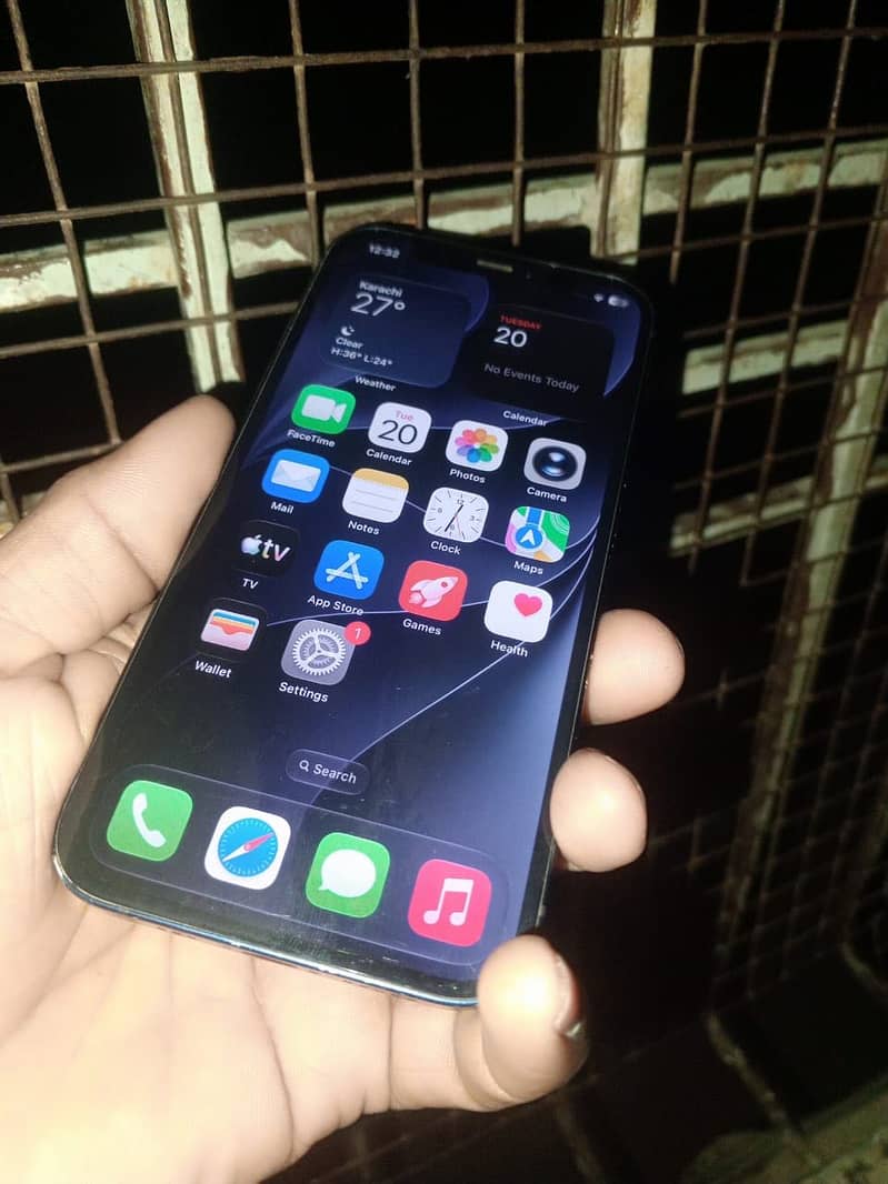 Apple iPhone 12 1