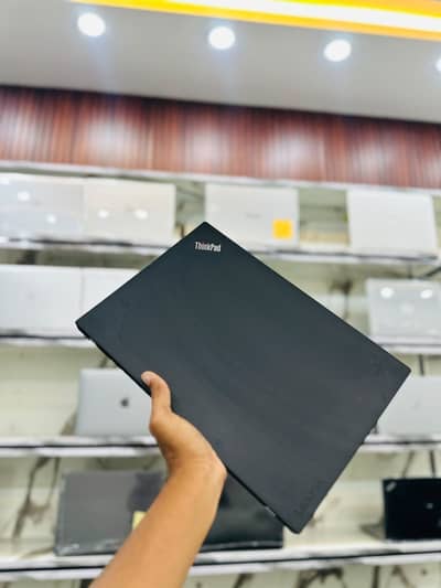 Lenevo T470 i5 7th gen 8gb RAM 256gb ssd