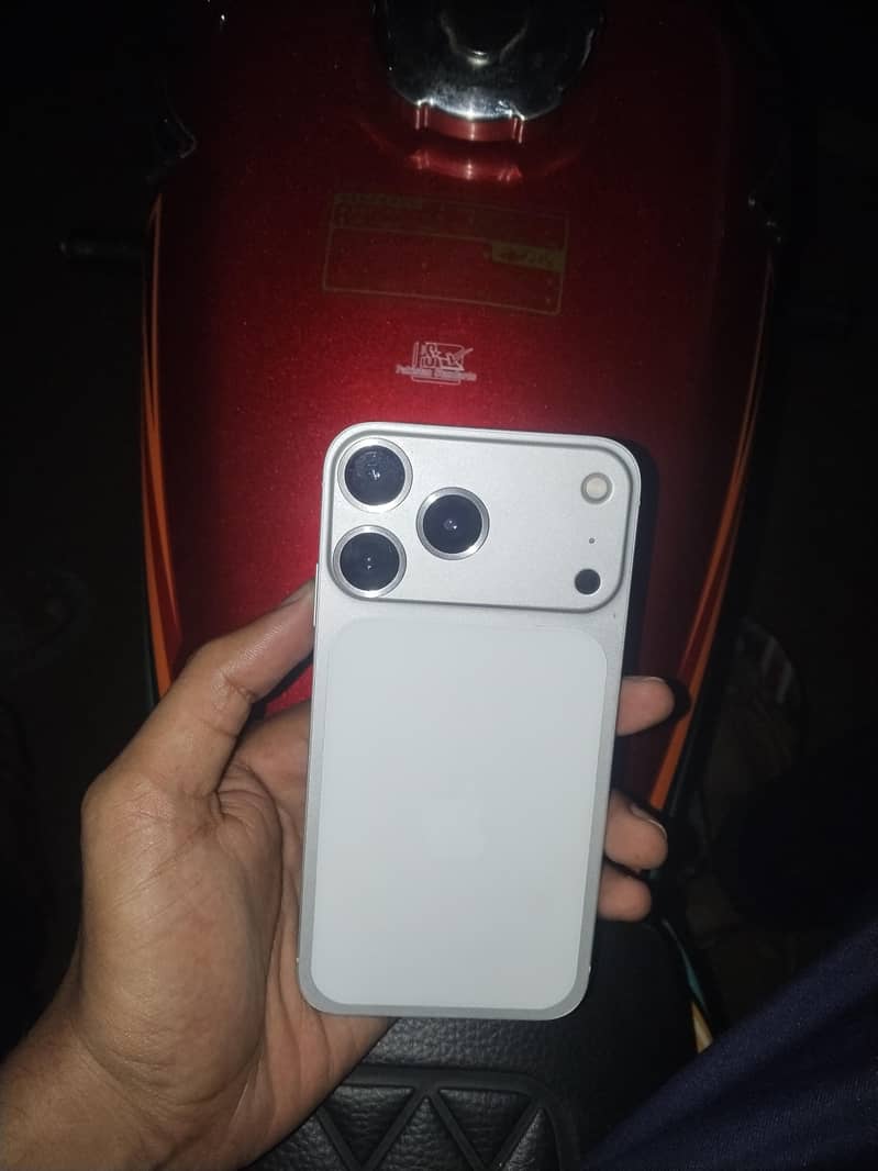 Apple iPhone XR 0