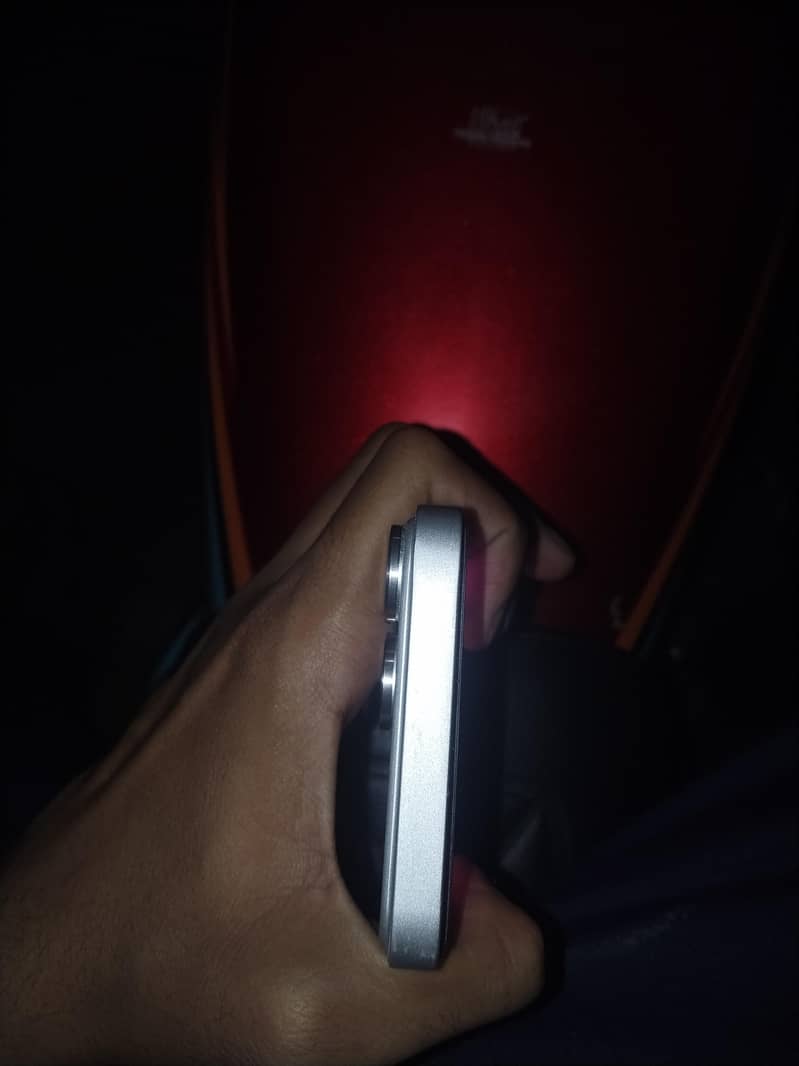 Apple iPhone XR 4