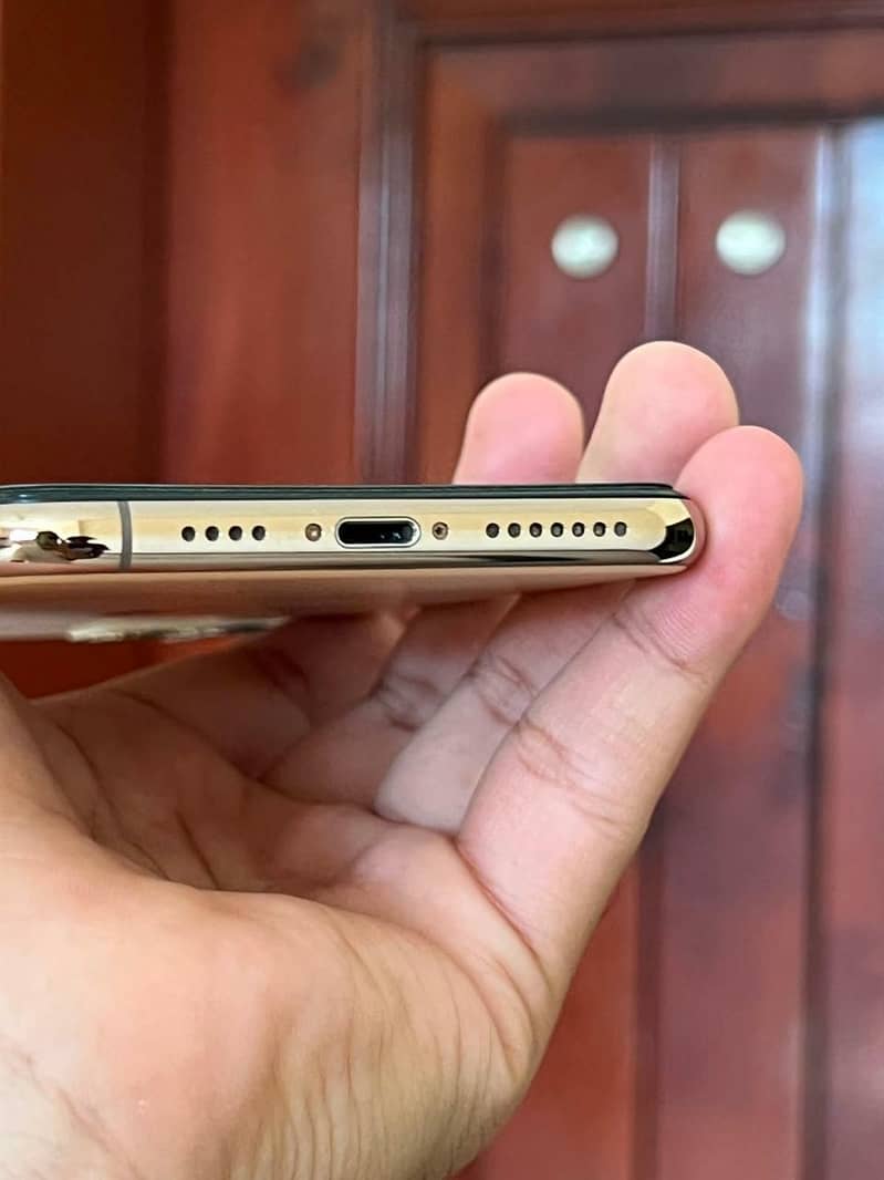 Apple iPhone 11 Pro Max 5