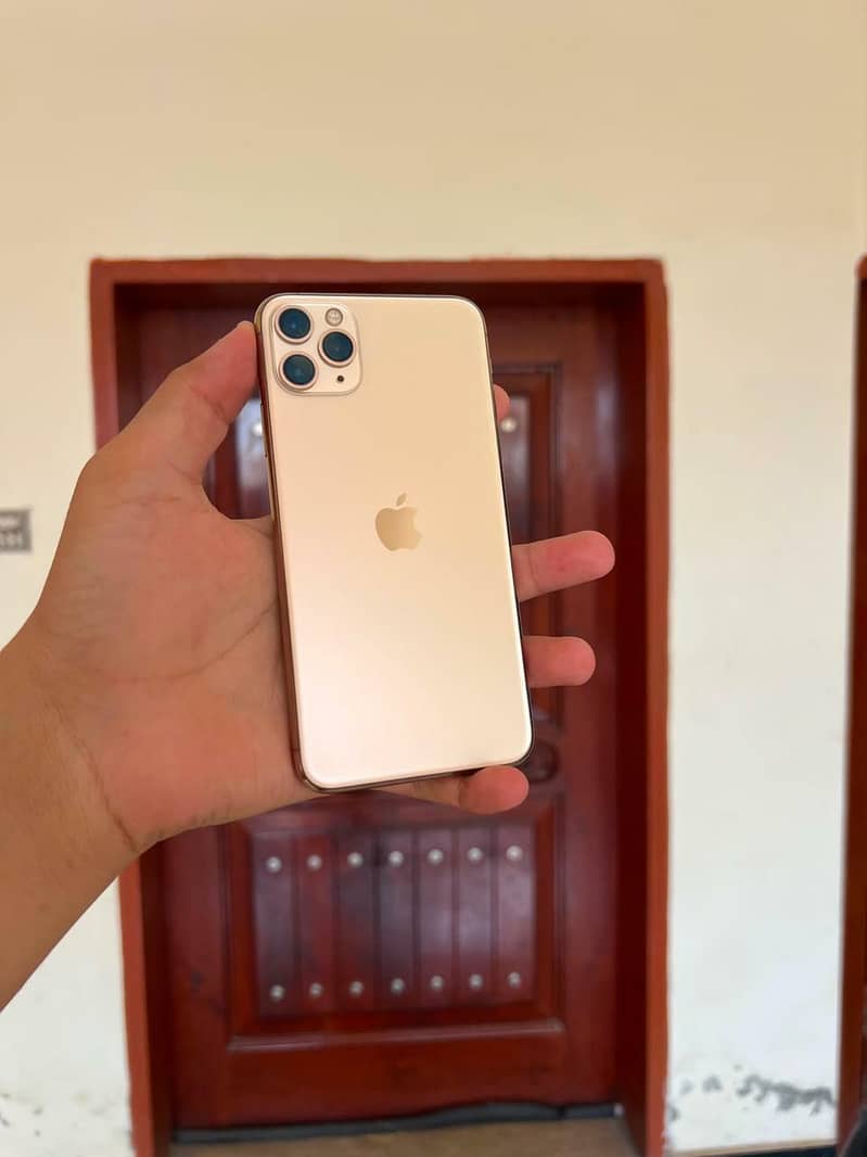 Apple iPhone 11 Pro Max 10