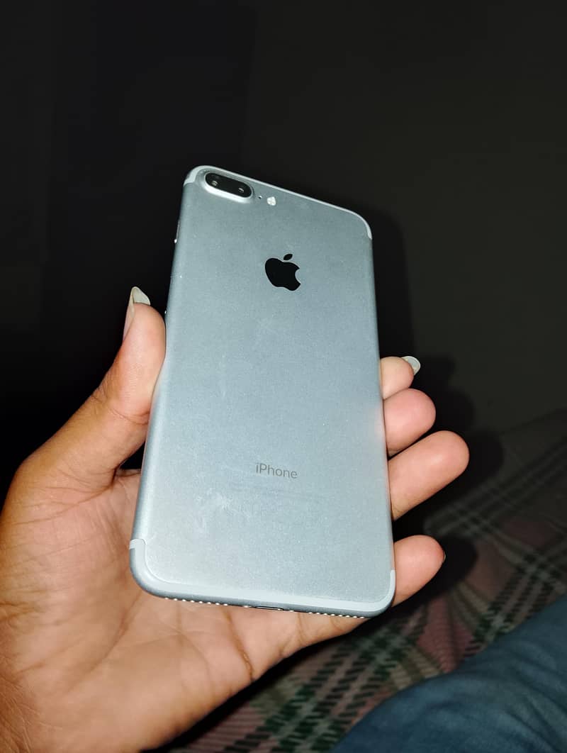 Apple iPhone 7 Plus 0