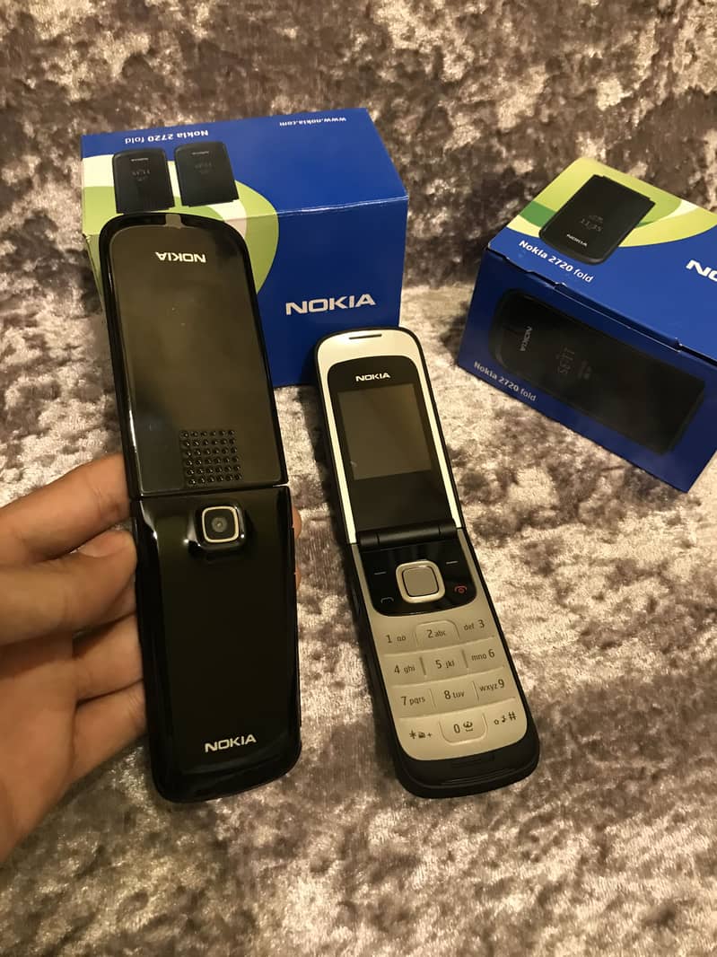 Nokia 2720 Flip 4