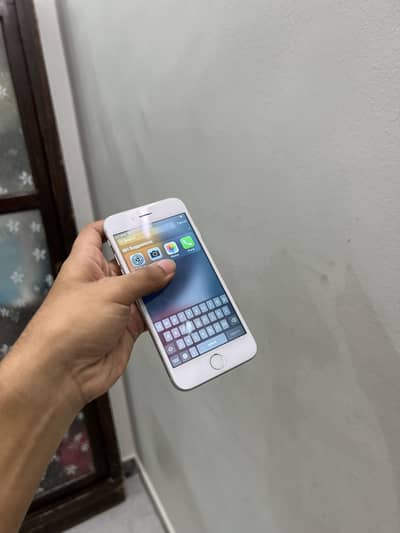 Apple iPhone 7 10/10 pta approved storage 128