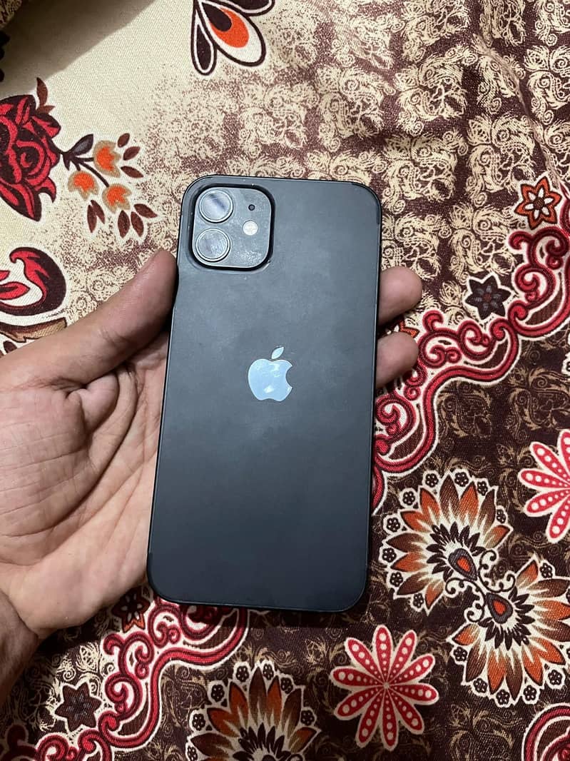 Apple iPhone 12 6