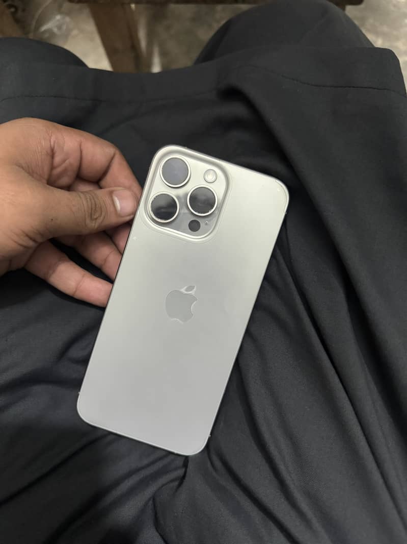 Apple iPhone 15 Pro Max 5