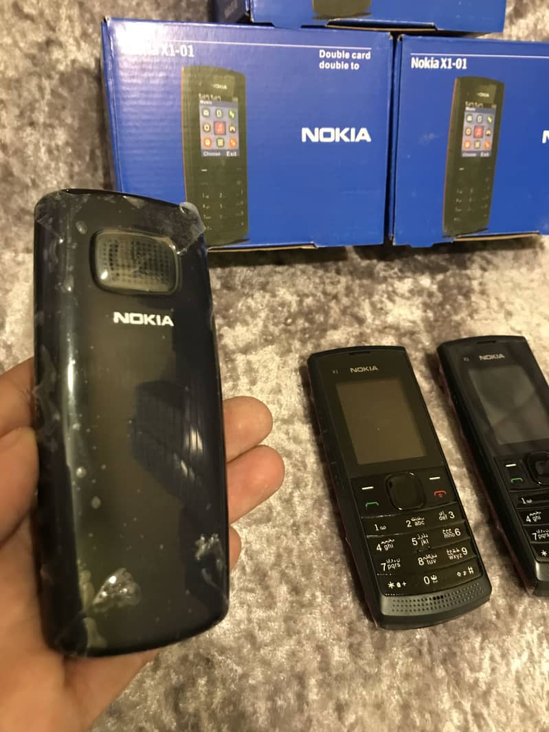Nokia X1-01 4
