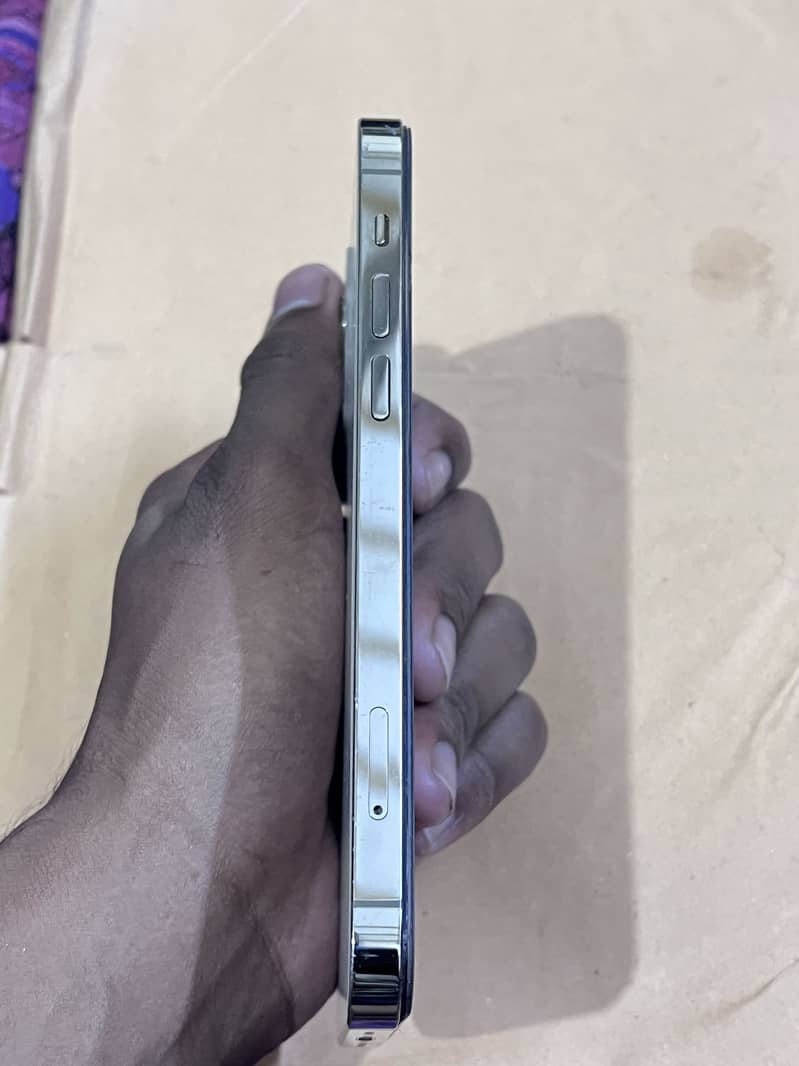 Apple iPhone 12 Pro 1