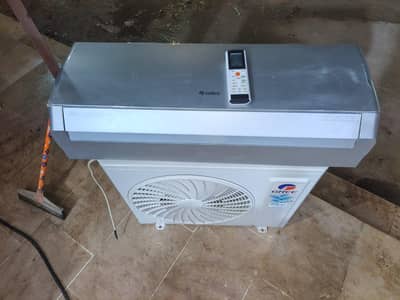 gree 1 ton DC inverter ( heat & cool) fresh condition