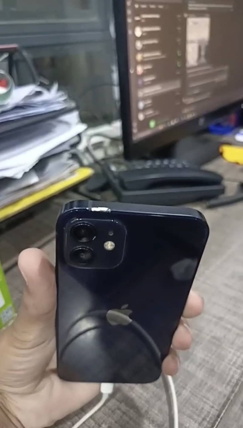 Apple iPhone 12 2