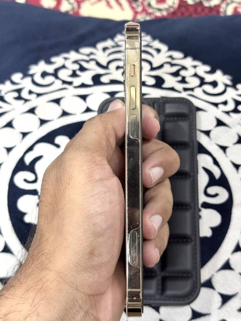 Apple iPhone 12 Pro 2