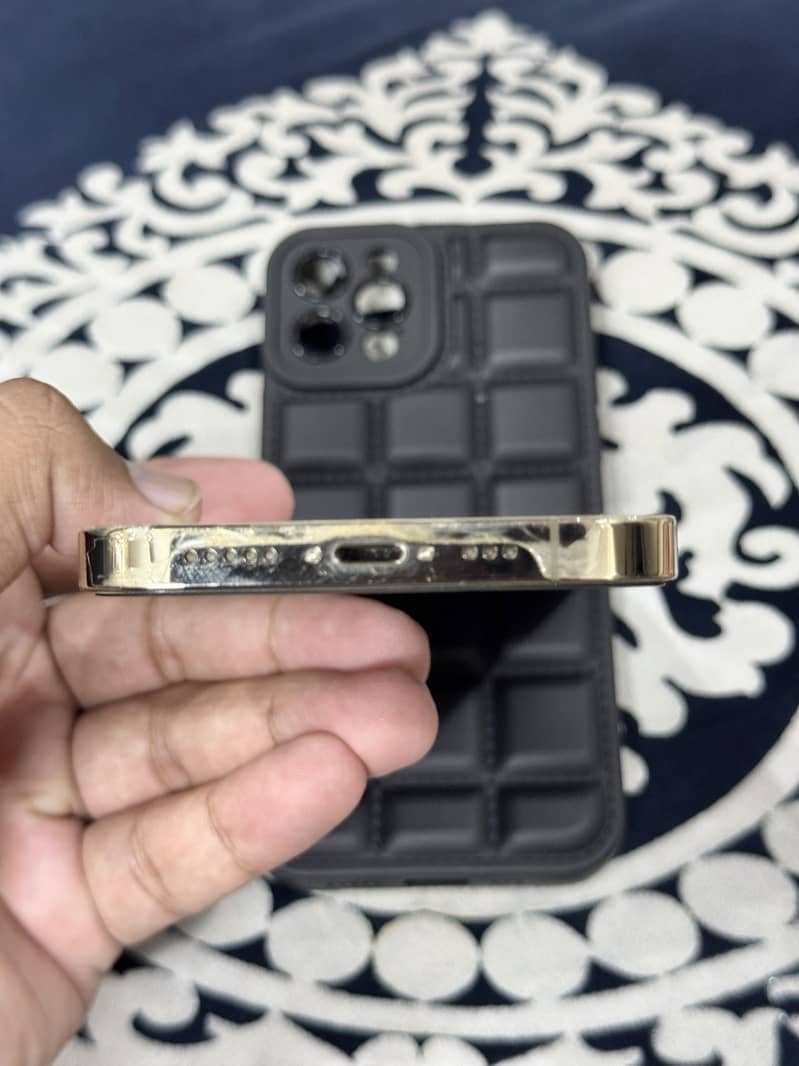 Apple iPhone 12 Pro 4