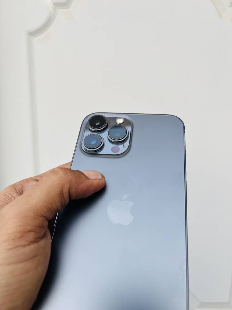 Apple iPhone 13 Pro Max 3