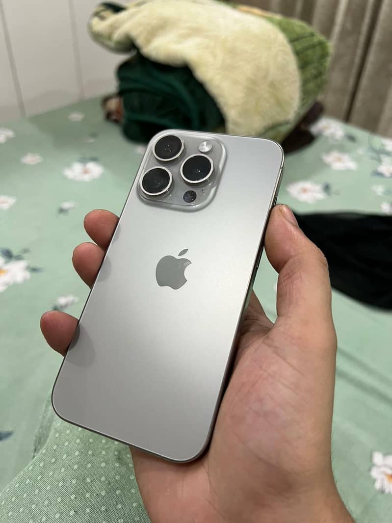 Apple iPhone 15 Pro 1