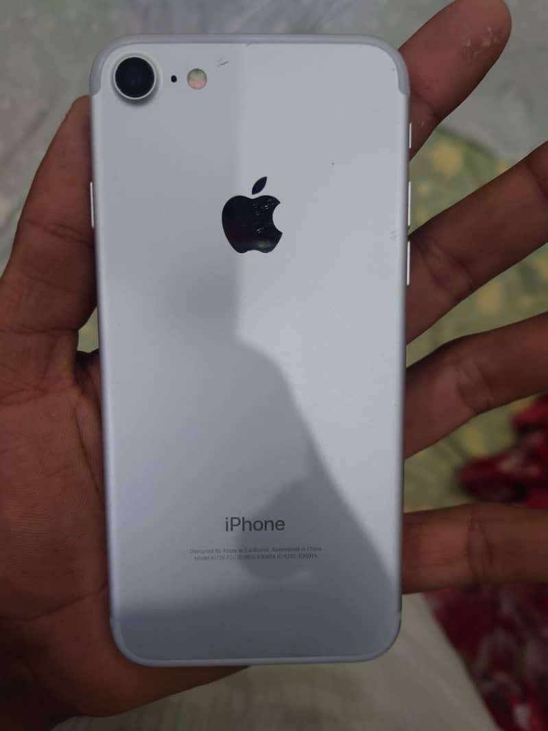 Apple iPhone 7 1