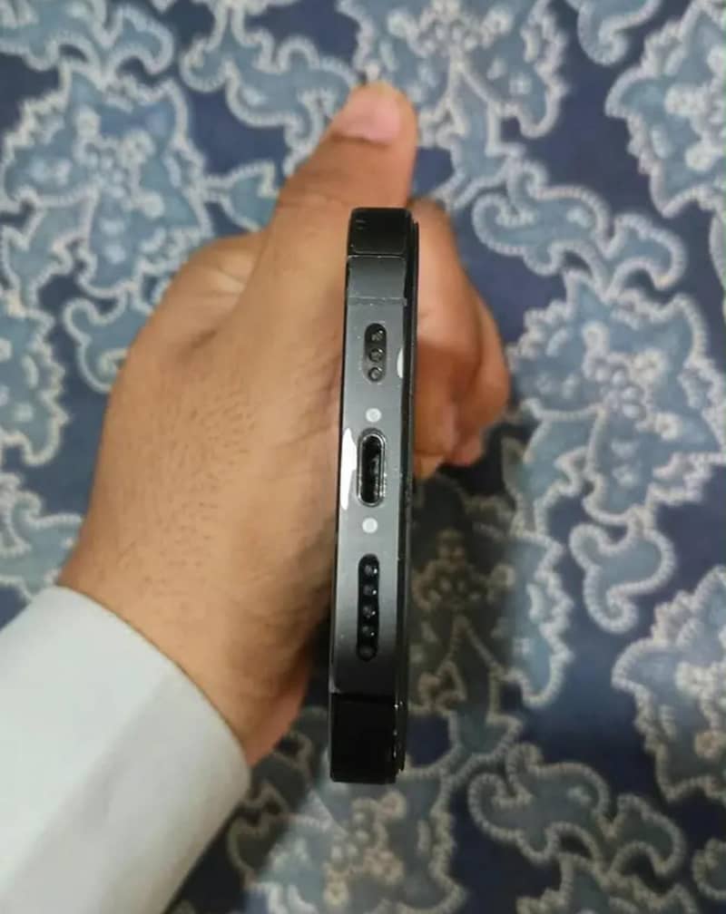 Apple iPhone 14 Pro 1