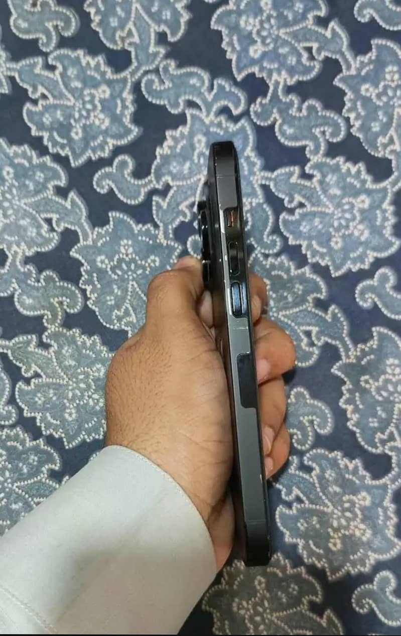 Apple iPhone 14 Pro 3