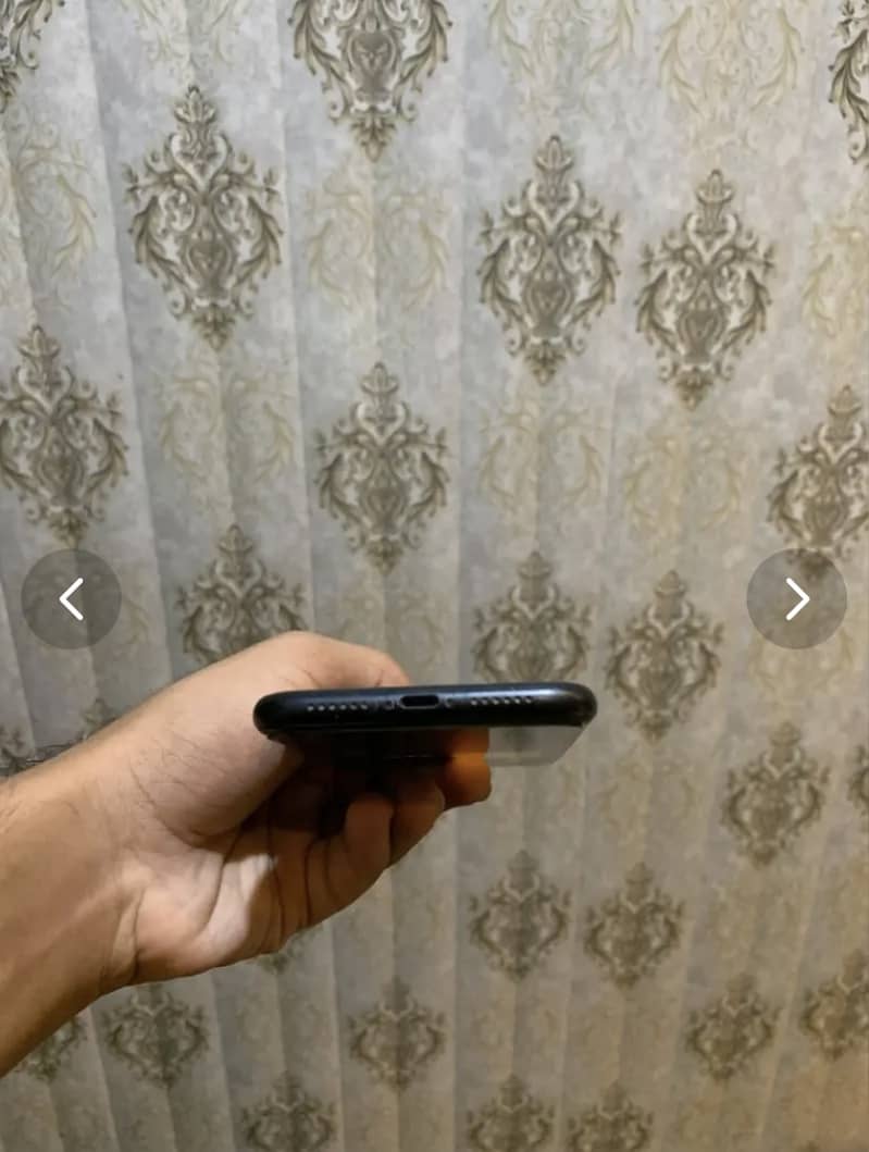 Apple iPhone XR 4
