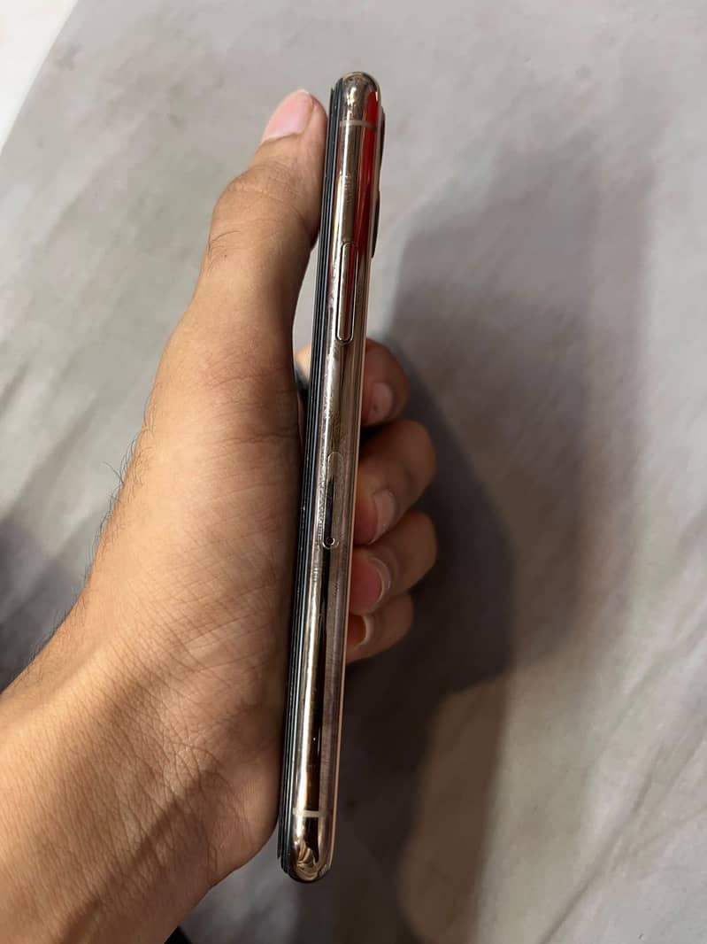 Apple iPhone 11 Pro 6