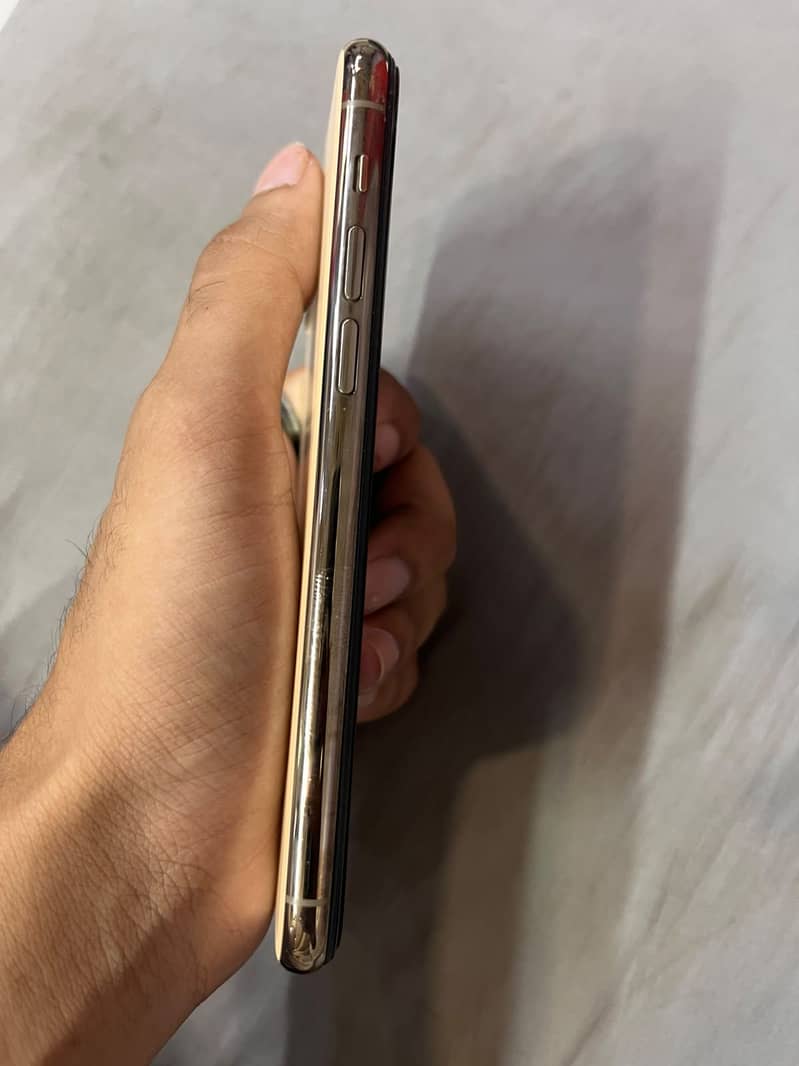 Apple iPhone 11 Pro 7