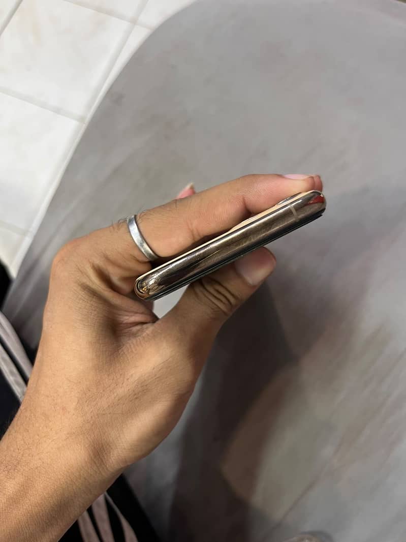 Apple iPhone 11 Pro 8