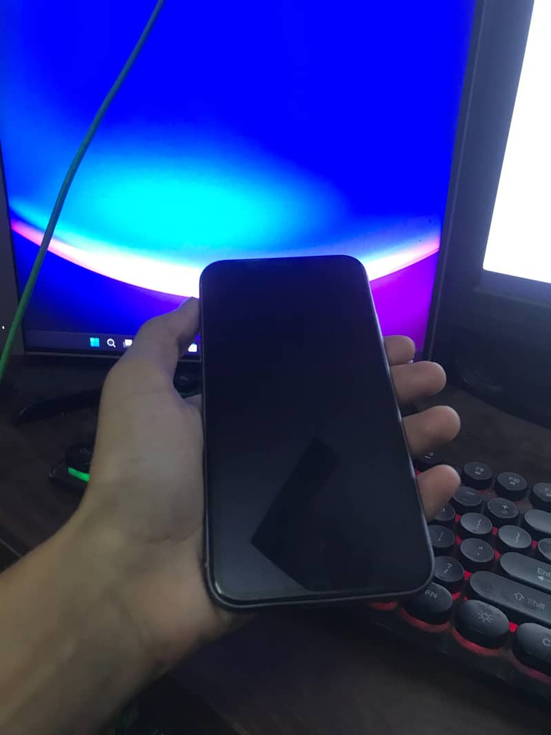 Apple iPhone 11 7