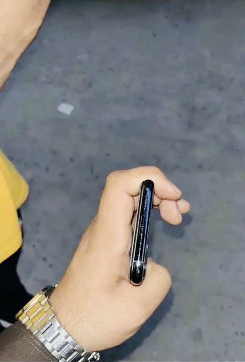 Apple iPhone 11 Pro 3
