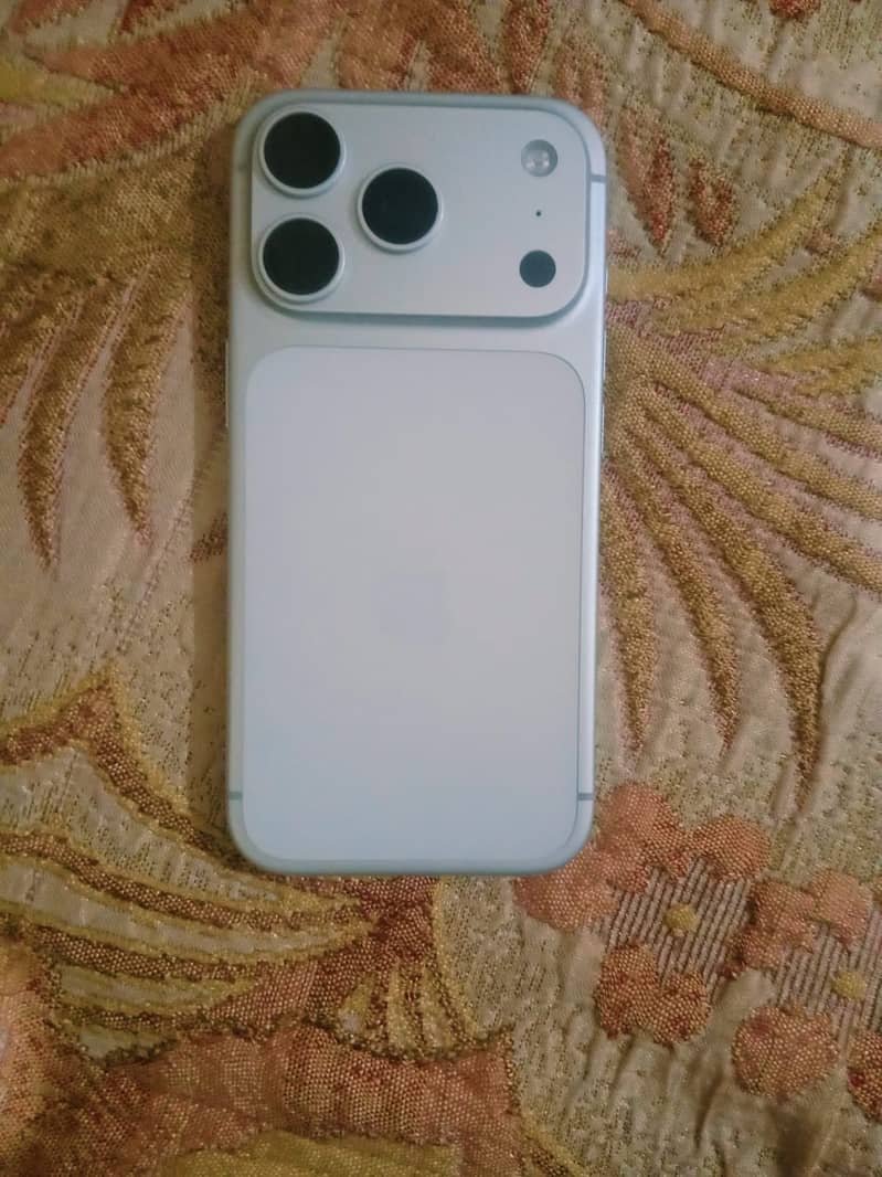 Apple iPhone 17 Pro 0