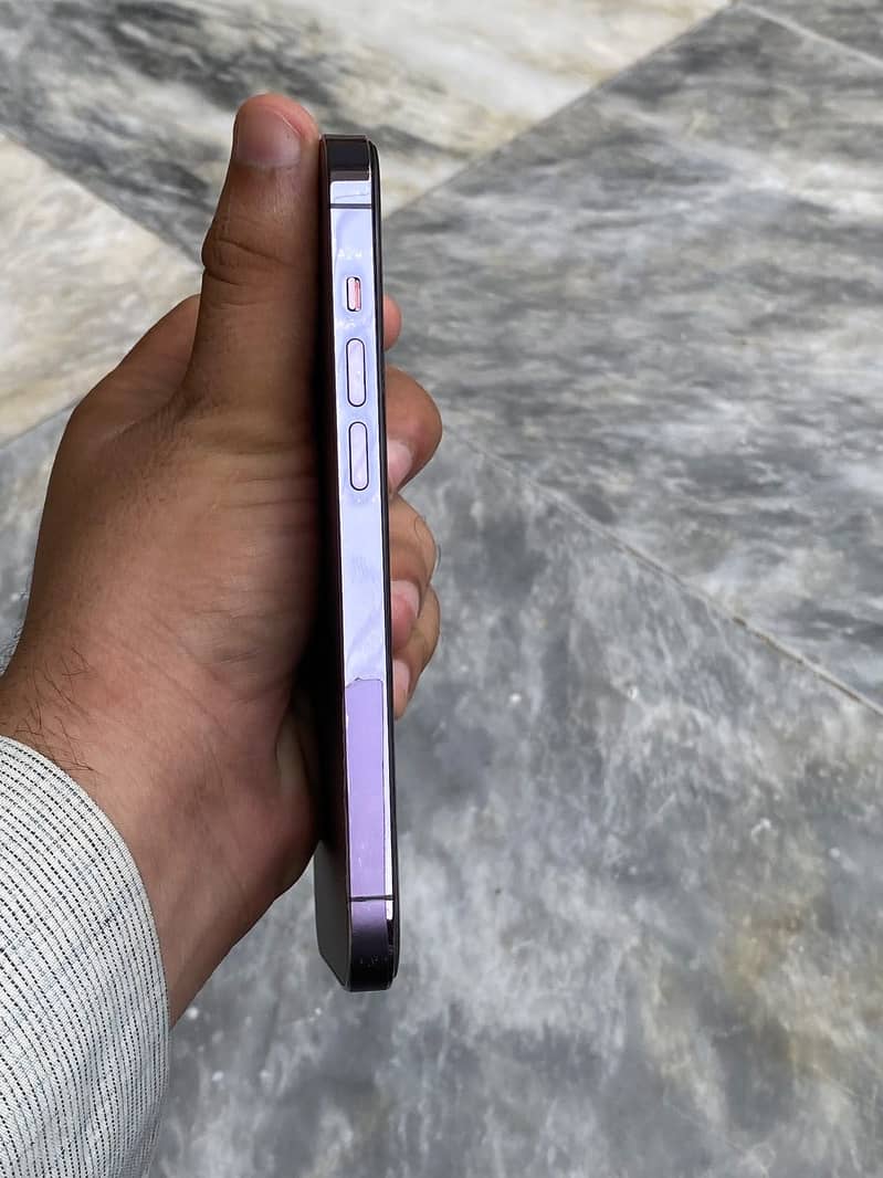Apple iPhone 14 Pro 0