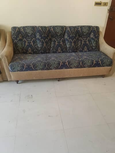 Two different 5-seater sofa sets