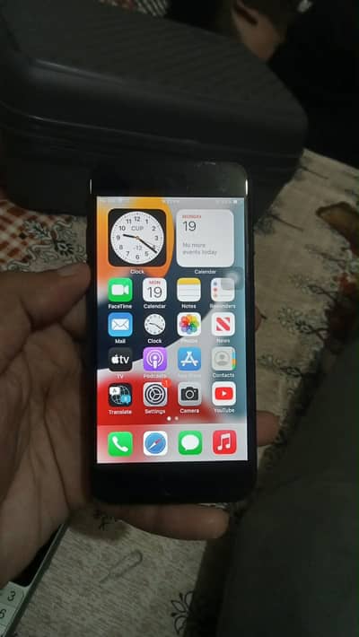 Apple iPhone 7