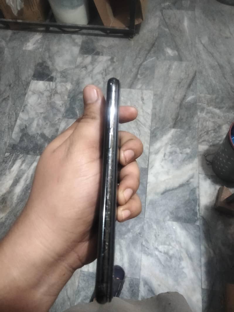 Apple iPhone X 3