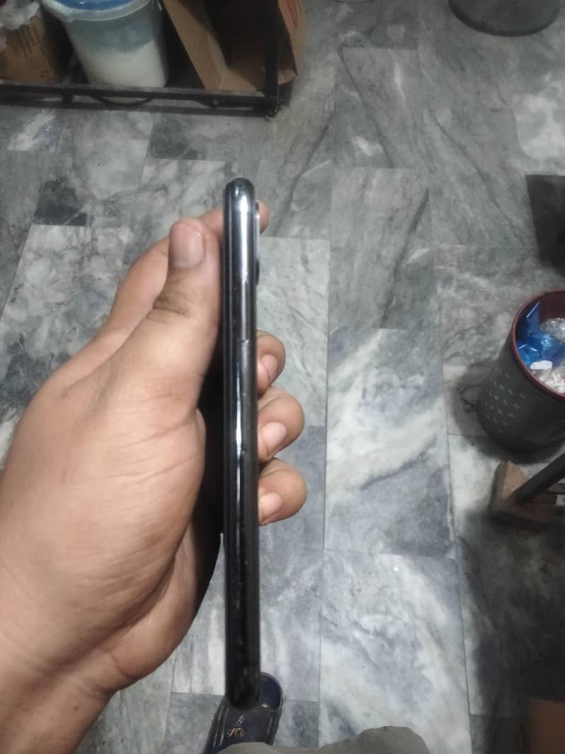 Apple iPhone X 5