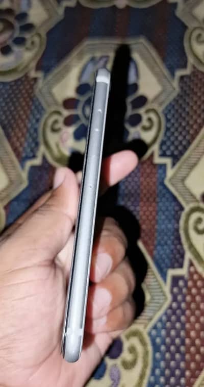 Apple iPhone SE