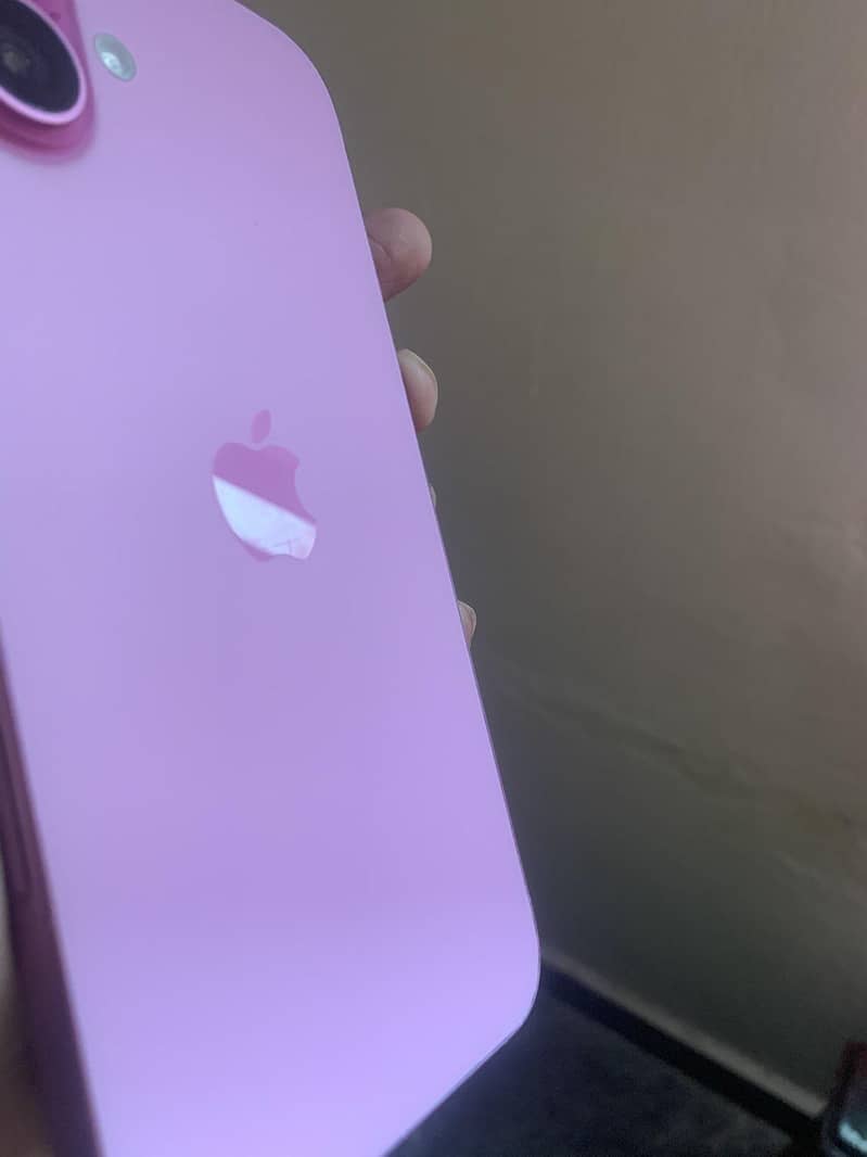 Apple iPhone 16 Plus 4