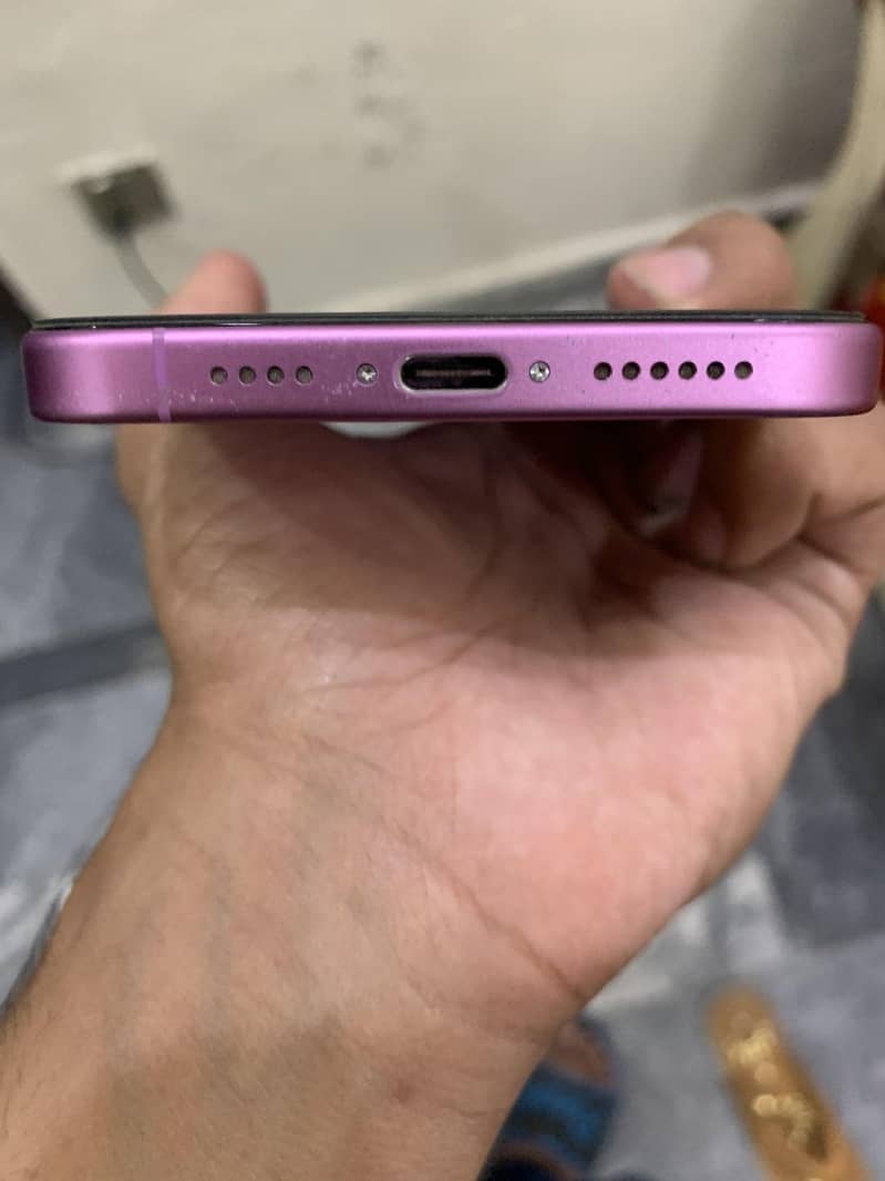 Apple iPhone 16 Plus 7