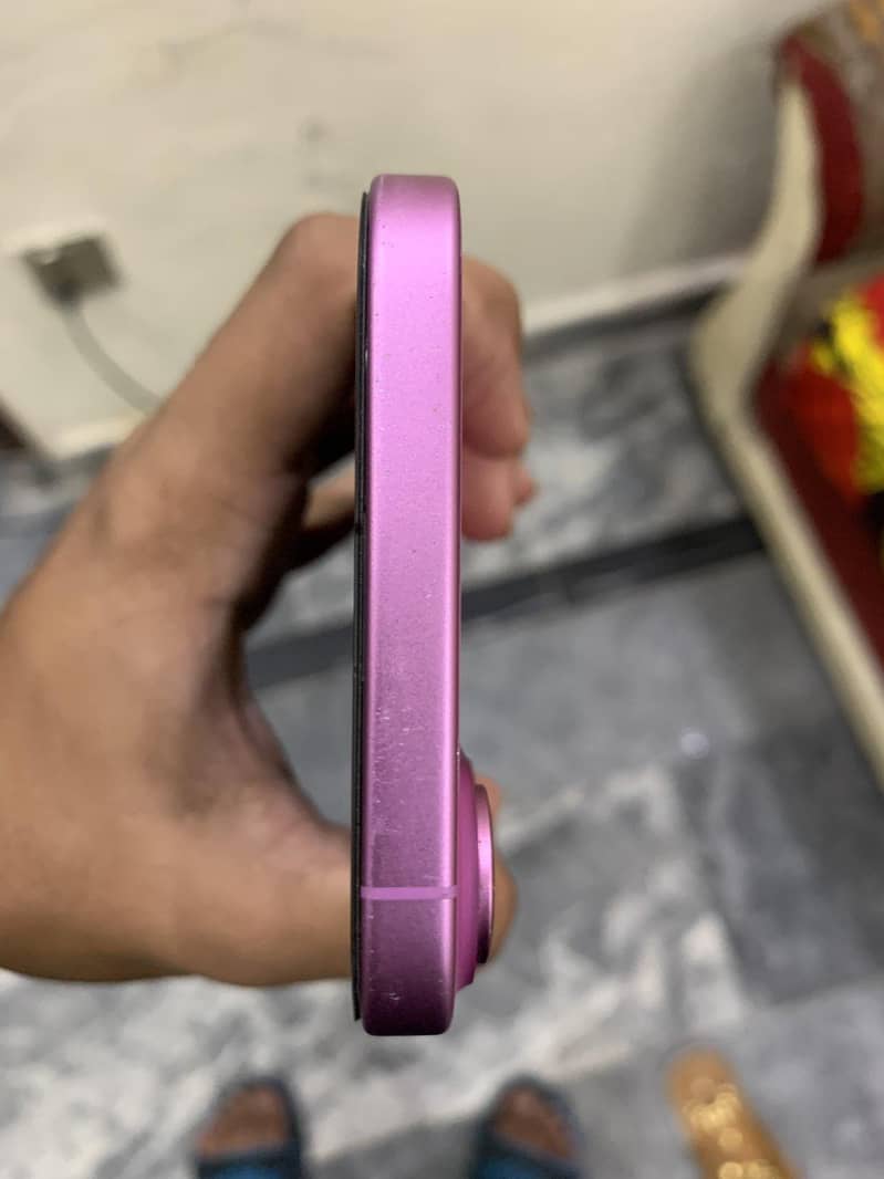 Apple iPhone 16 Plus 8