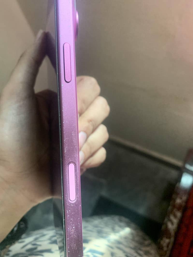 Apple iPhone 16 Plus 9