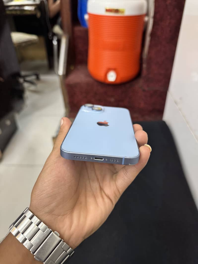 Apple iPhone 14 3
