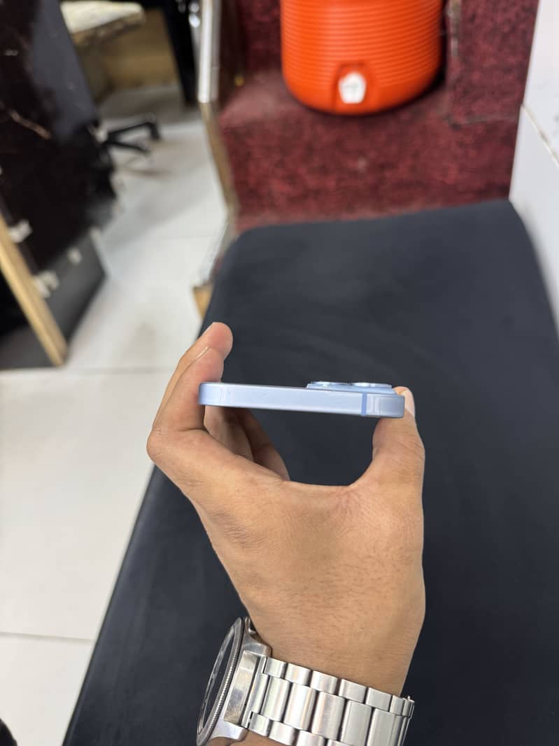Apple iPhone 14 5