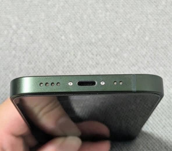 Apple iPhone 13 1