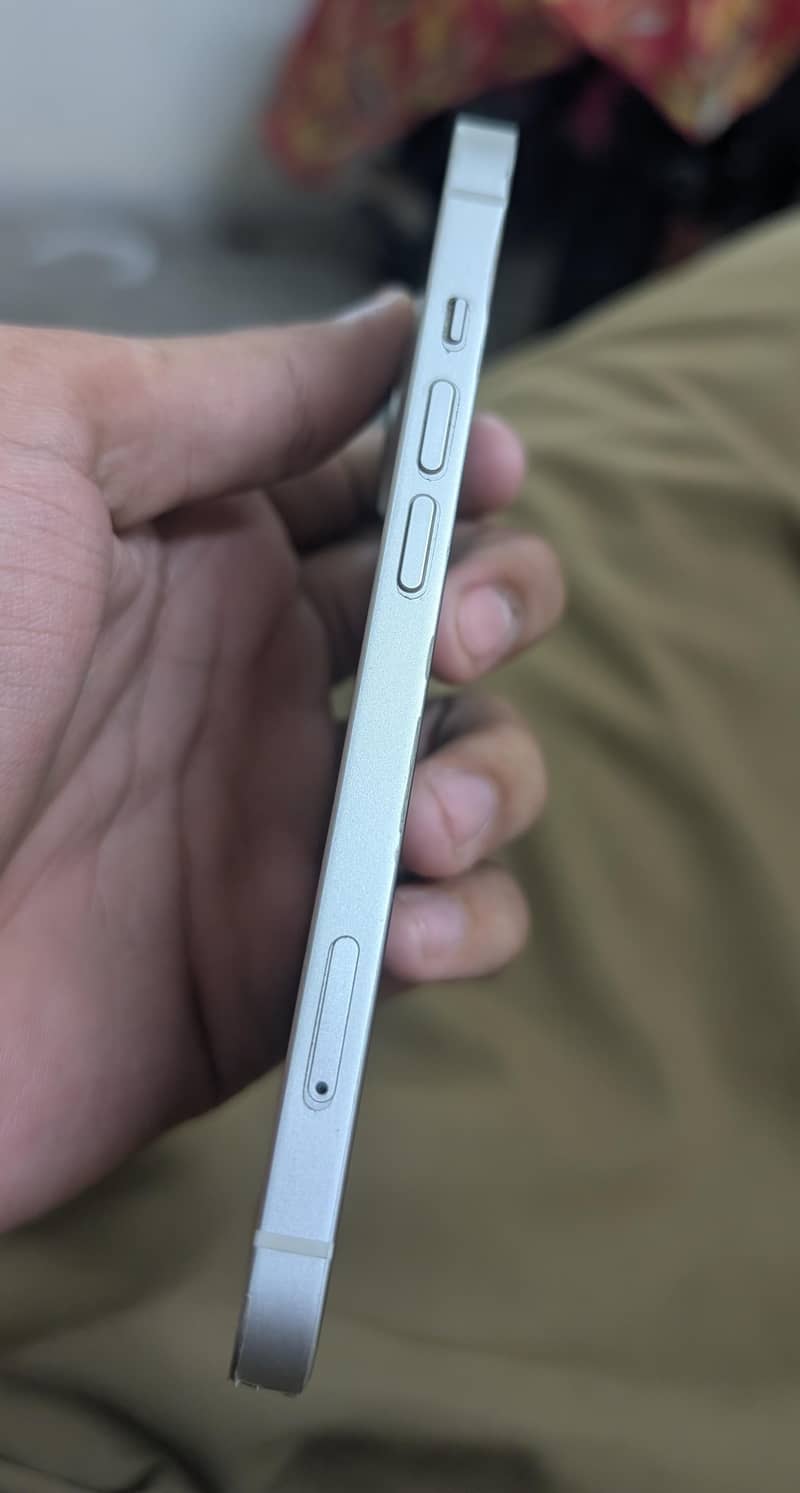 Apple iPhone 13 1
