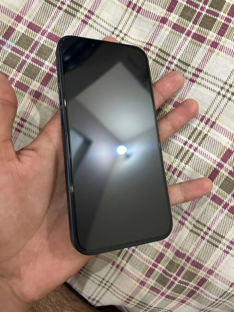 Apple iPhone 14 3