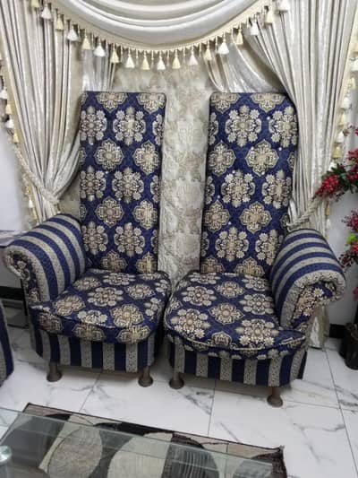 2 sofa chairs