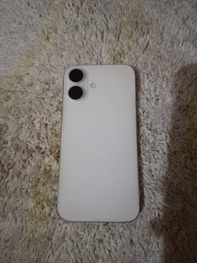Apple iPhone 16 1