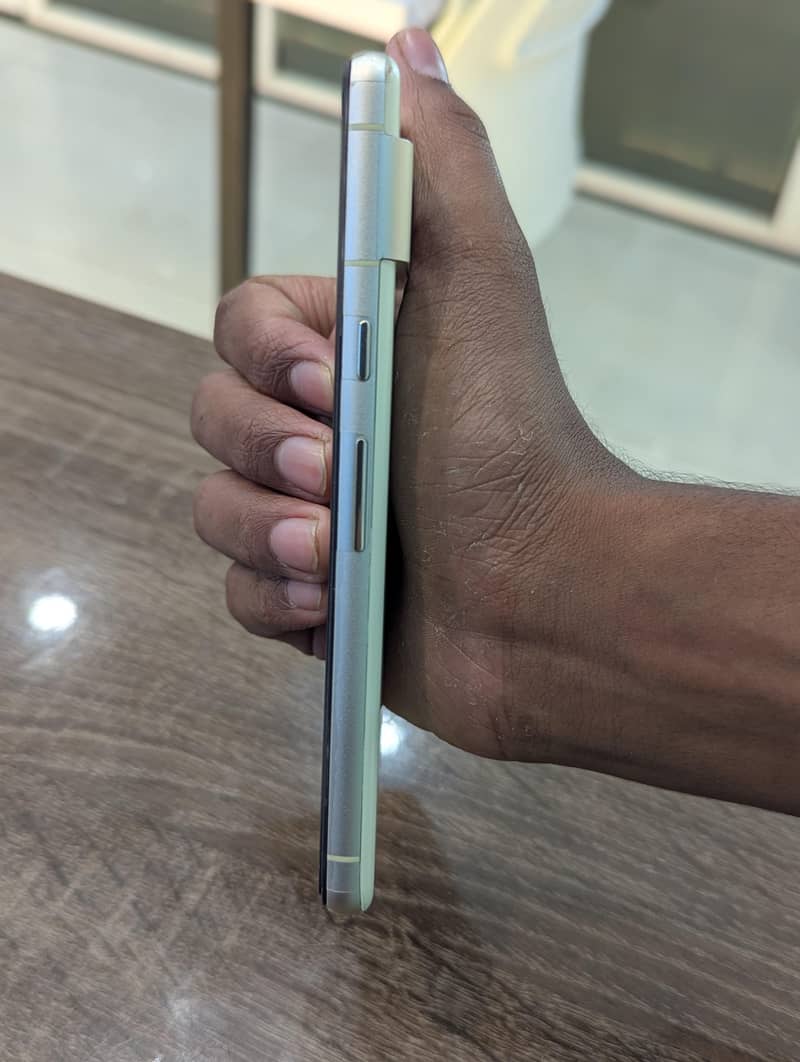 Google Pixel 7 3