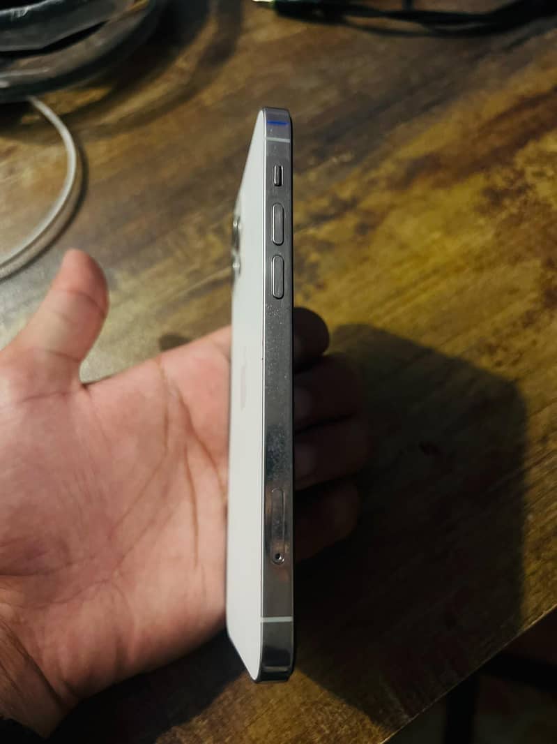 Apple iPhone 12 Pro 2