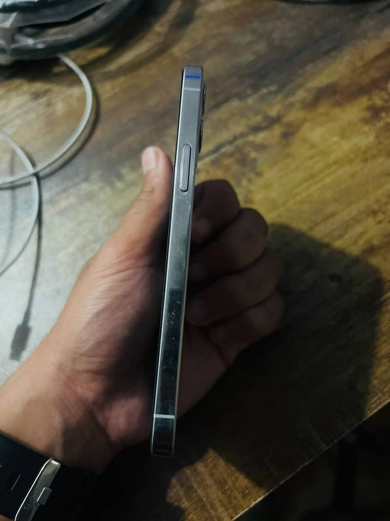 Apple iPhone 12 Pro 3