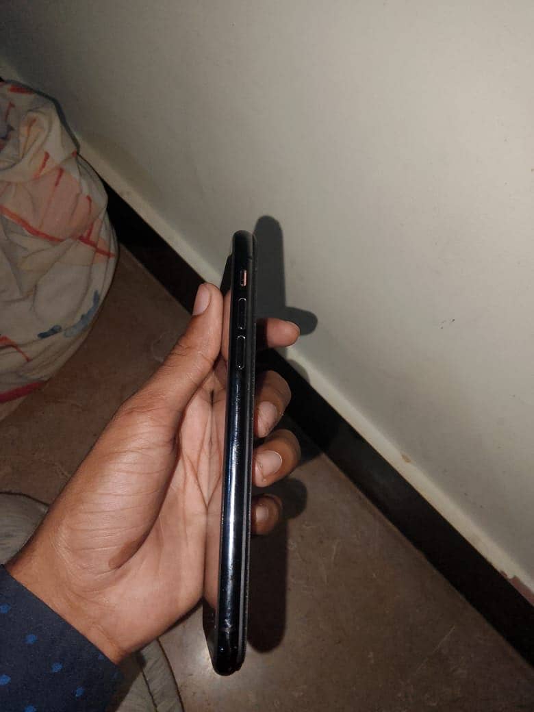 Apple iPhone X 4
